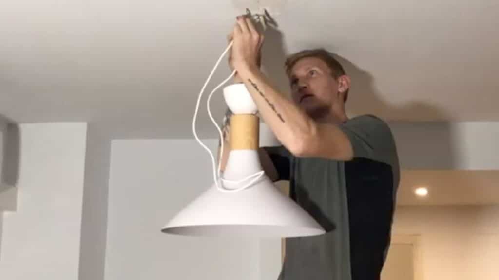 Cómo dejar pegada lámpara de Ikea al techo – Guía paso a paso